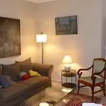 Suite 22